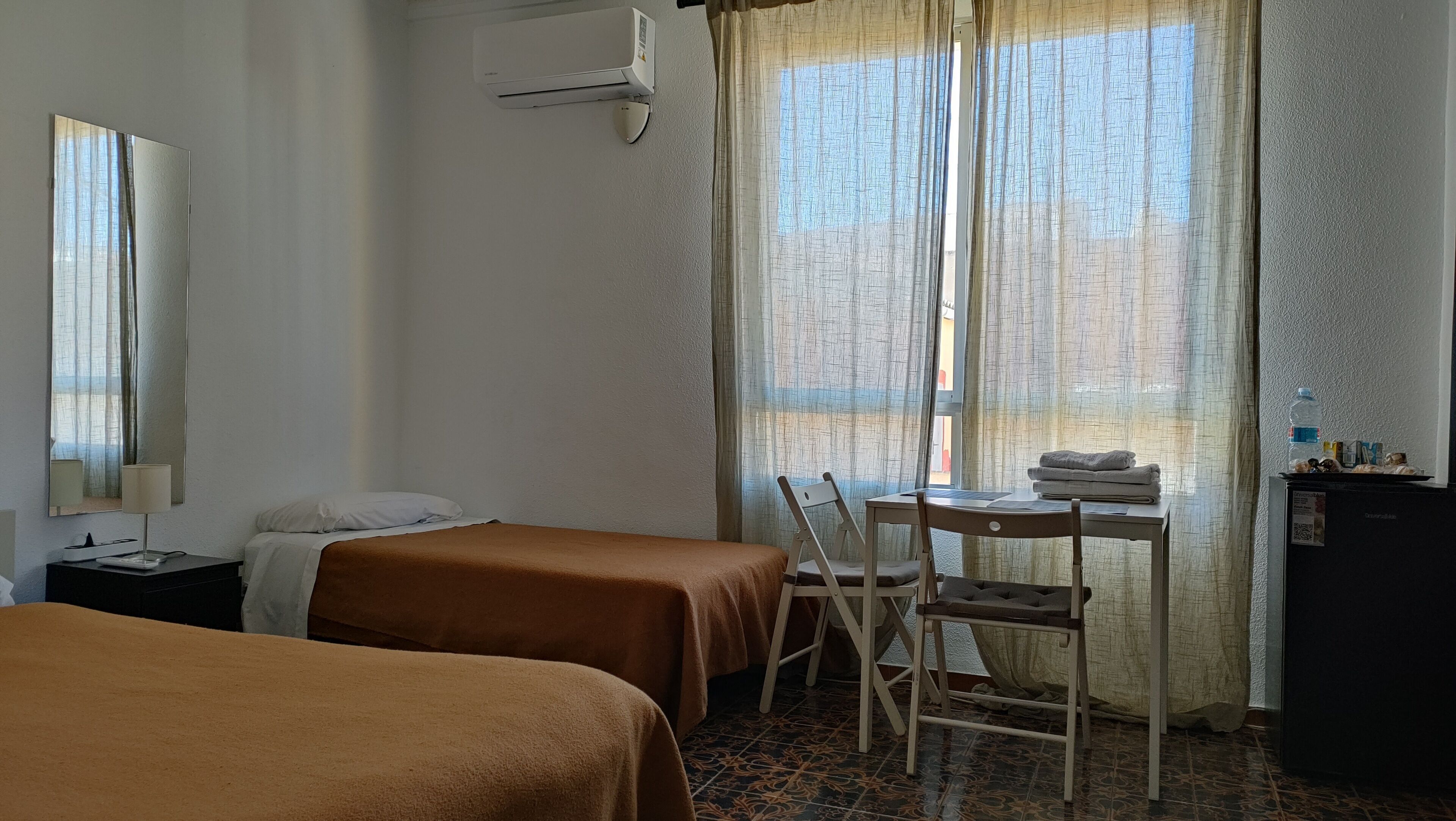 1 bedroom, desk, laptop workspace, free WiFi