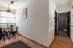 Dining room - Woodbury 6-1 (Lancaster)