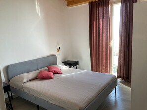 2 bedrooms, desk, iron/ironing board, travel cot