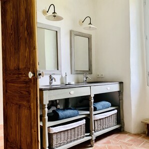 Bathroom - La Bastide (Saint-Julien)