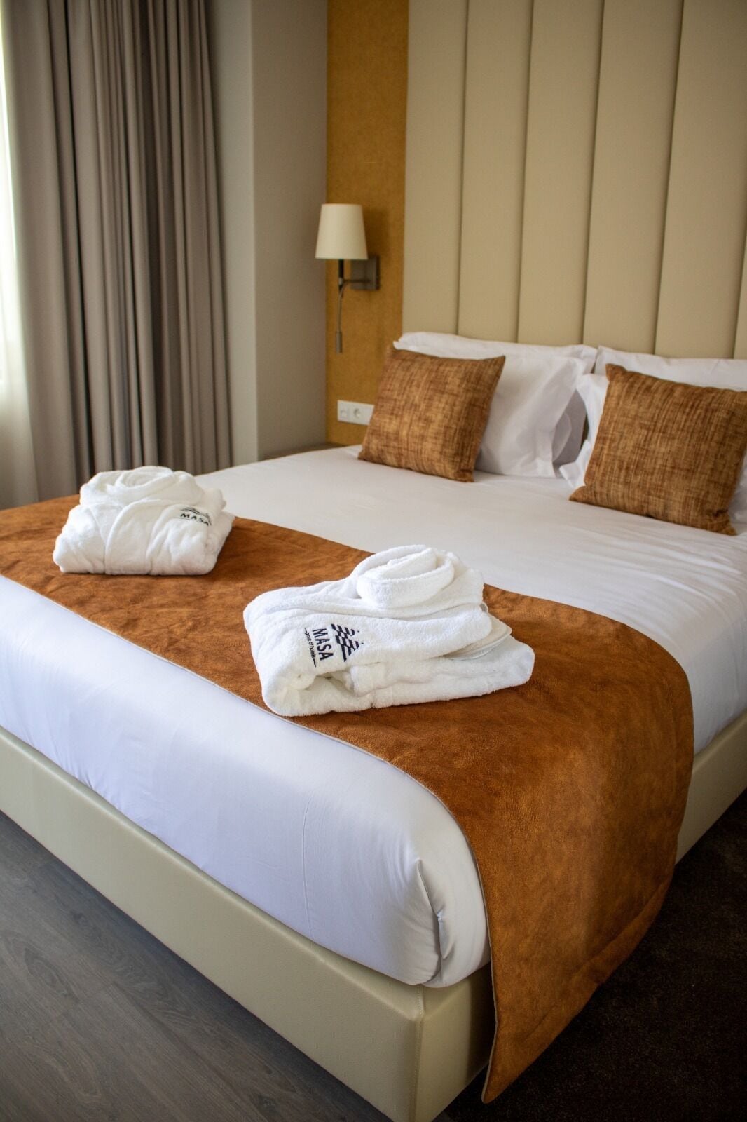 privilige club double room | 1 bedroom, minibar, in-room safe, desk