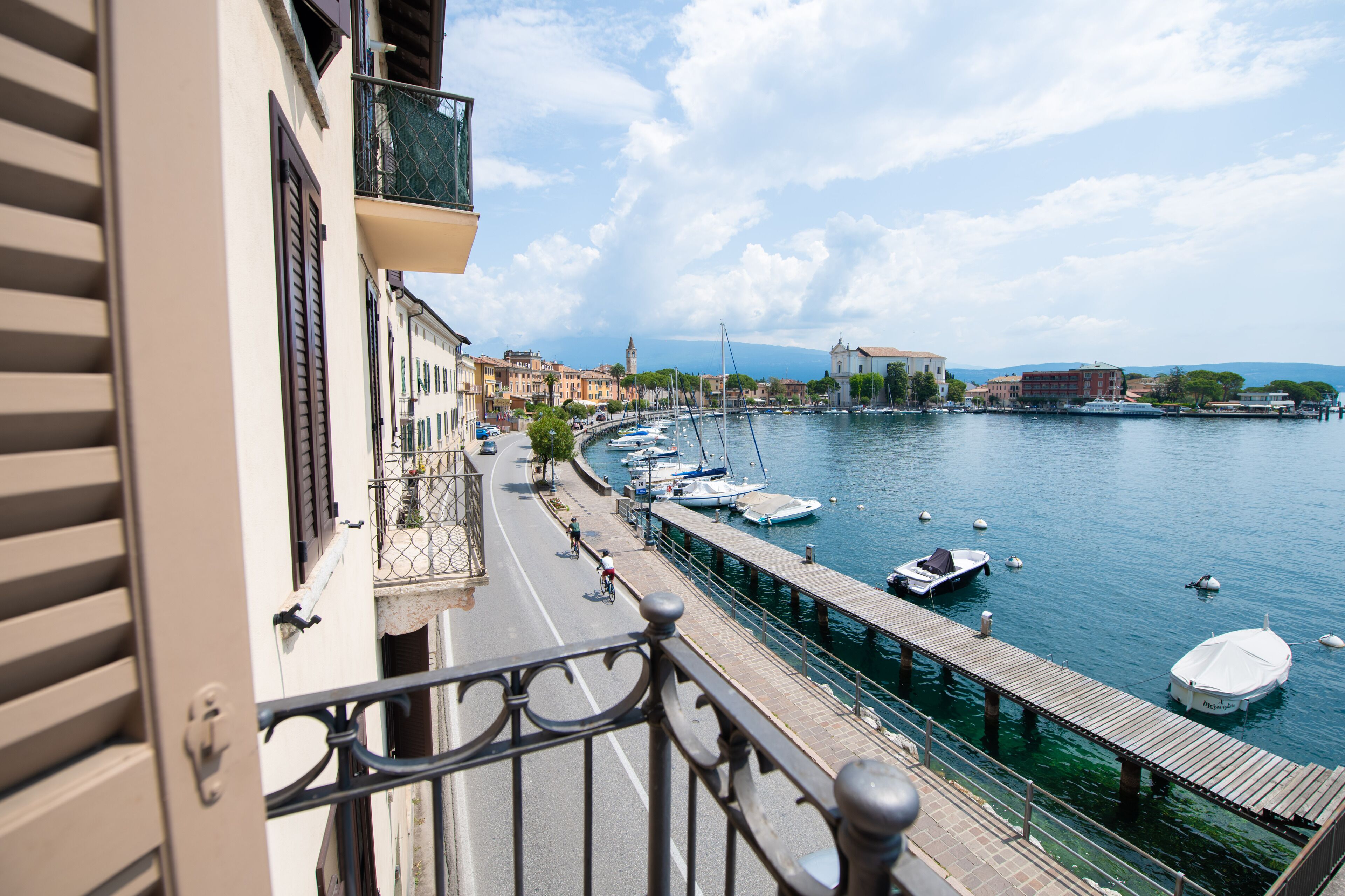 Romantic Apartment | Lake view