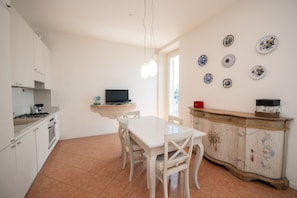 Appartement romantique | Cuisine privée | Réfrigérateur, un four, lave-vaisselle, cafetière-théière