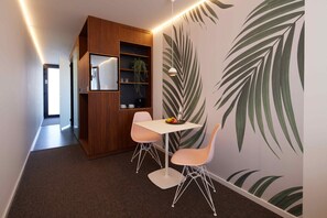 Comfort Double Room, 1 King Bed, Non Smoking | Living area | 25-inch flat-screen TV with digital channels, streaming services - TIN INN l Erkelenz (Erkelenz)