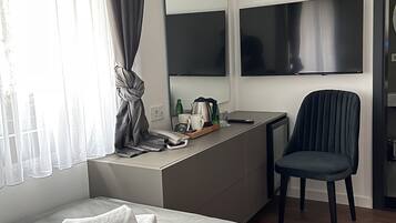 Basic enkelrum | Gratis produkter i minibar och vÀrdeförvaringsskÄp pÄ rummet