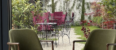 40-inch flat-screen TV with cable channels, TV