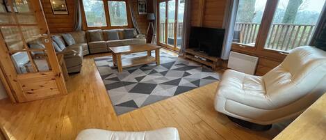 Smart-TV, DVD-Player, Stereoanlage