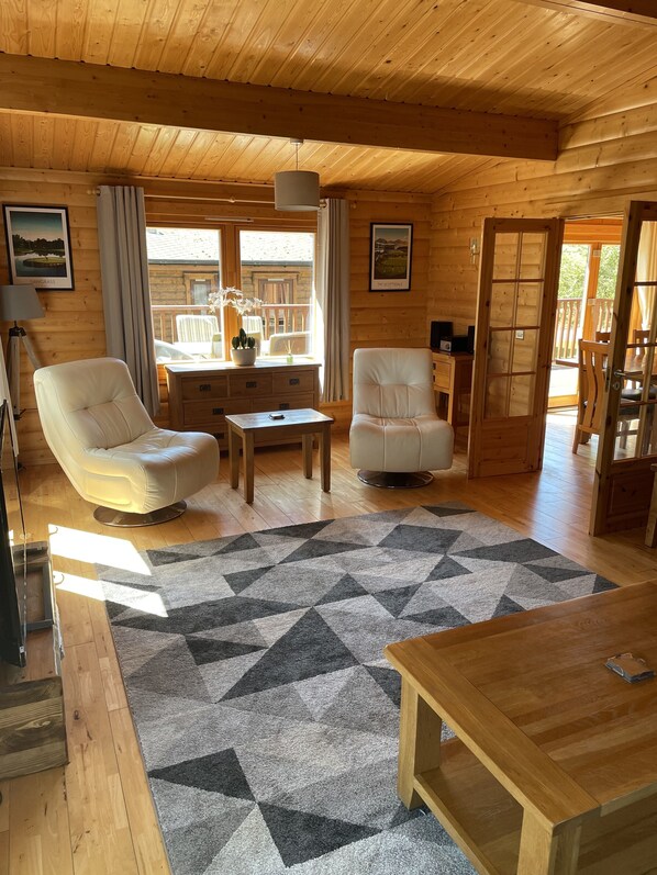 Smart TV, DVD player, stereo