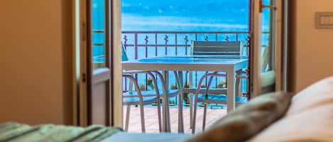 Apartment | Iron/ironing board, cribs/infant beds, free WiFi, bed sheets