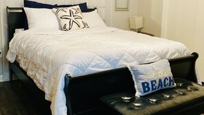 Room - Spacious 3BR Brick Home, Sleeps 7❤️Free Parking❤️No Pet Fee❤️No Extra Guest Fee🏖️ (Texas City)