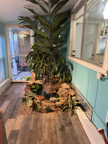 Spacious 3BR Brick Home, Sleeps 7❤️Free Parking❤️No Pet Fee❤️No Extra Guest Fee🏖️