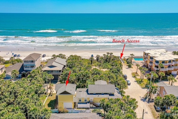 Just a 30 Second Walk to the Beach!