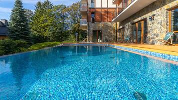 Piscine intérieure