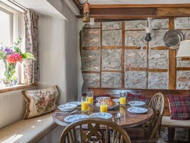Cottage | Dining