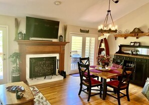 Dining - Quail Cove 1616 at Rumbling Bald (Lake Lure)