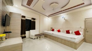 Luxury Quadruple Room | Soundproofing - Hotel Namo Palace (Kota)