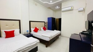 Standard Triple Room | Soundproofing - Hotel Namo Palace (Kota)