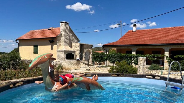Hus | Pool