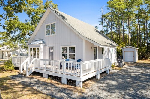 The Club House / 308 NE 59th Street - Coastal Vacation Resorts