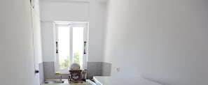 Sea view, beachside, Basic Appartment R14 | Cocina privada | Refrigerador con congelador