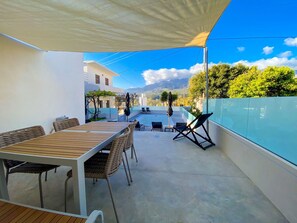 Outdoor dining - Casa Cafenio – Holiday home in Crete, Greece (Nípos)