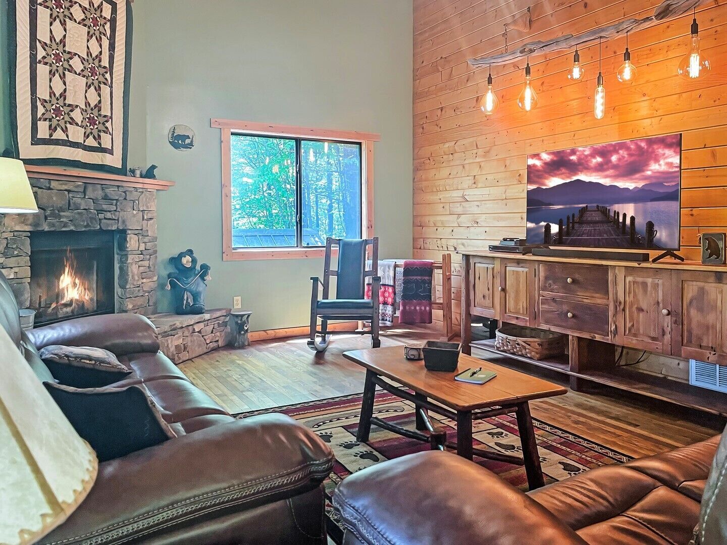 Bear's Den - Nantahala Gorge seclusion and convenience