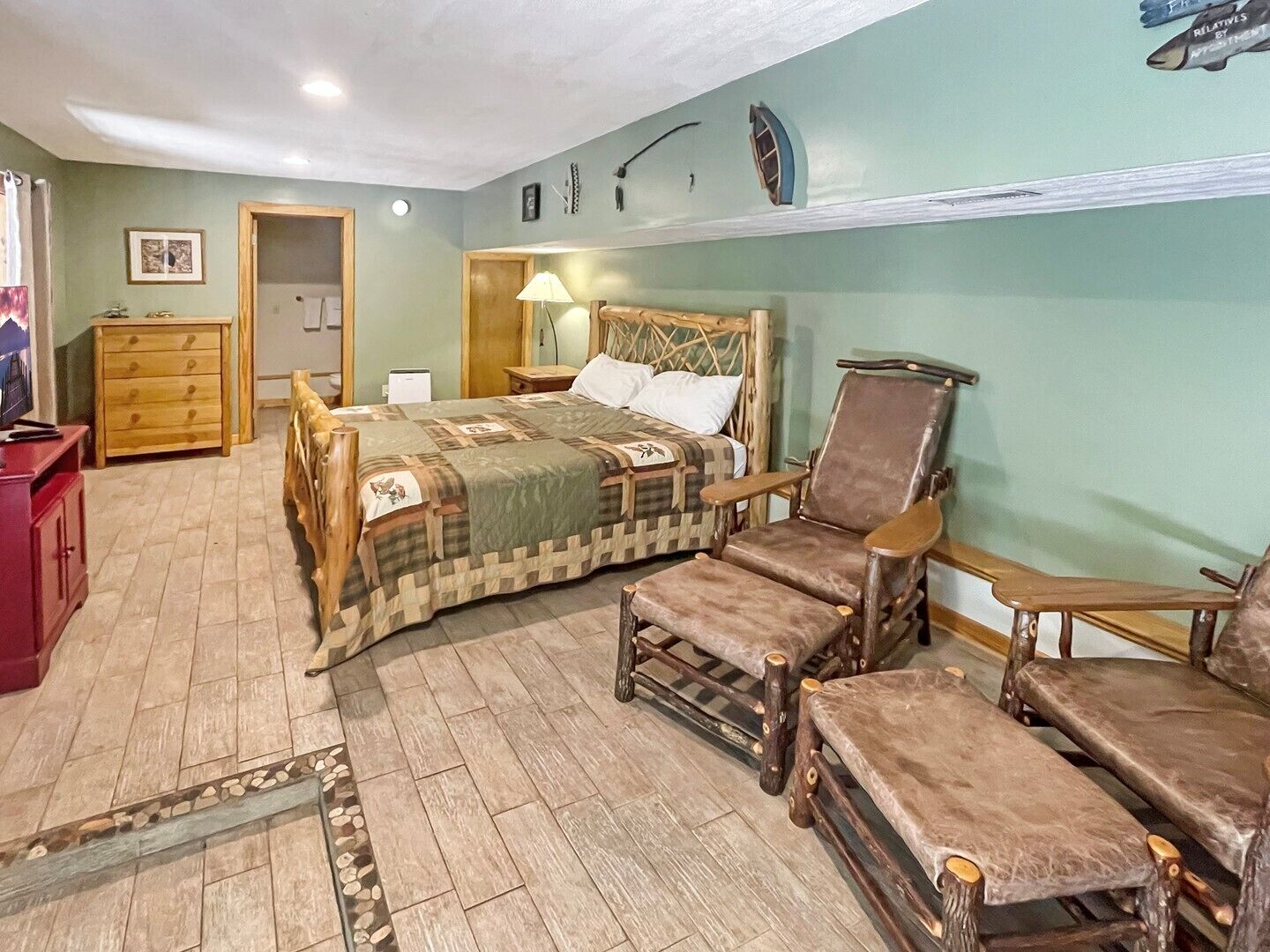 Bear's Den Max - 4 bedrooms in the Nantahala Gorge - free rafting or other