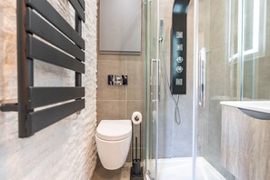 Bathroom - Rosemary (Lancaster)