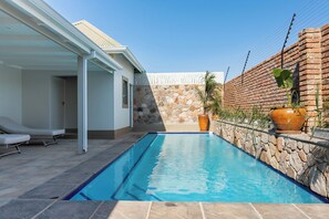 Outdoor pool - Miombo Mews (Victoria Falls)