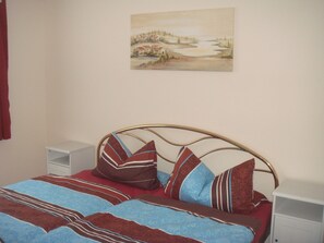 2 bedrooms, WiFi, bed sheets