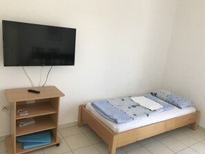 1 bedroom, free WiFi, bed sheets