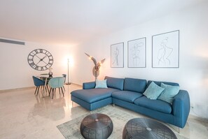 TV - Le Dolce Vita (Cannes)