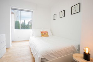 2 bedrooms, iron/ironing board, travel cot, free WiFi