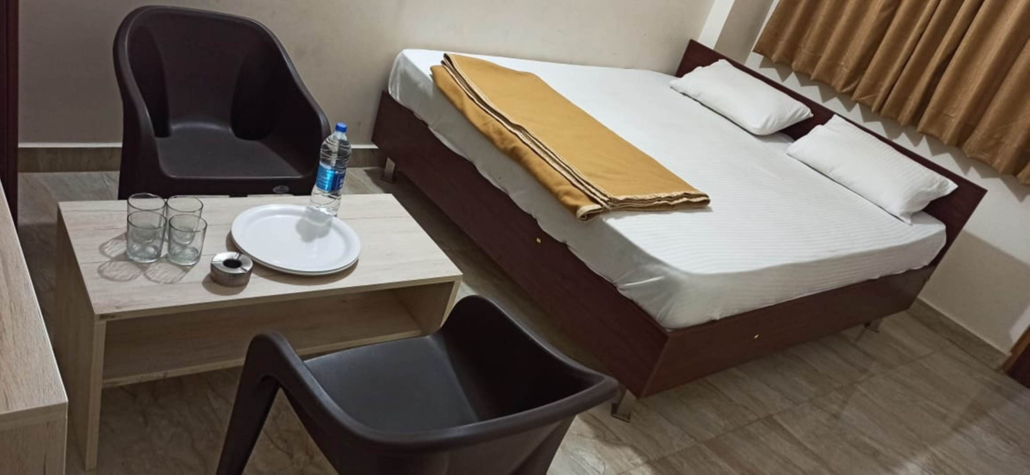 iROOMZ Suchira Lodge