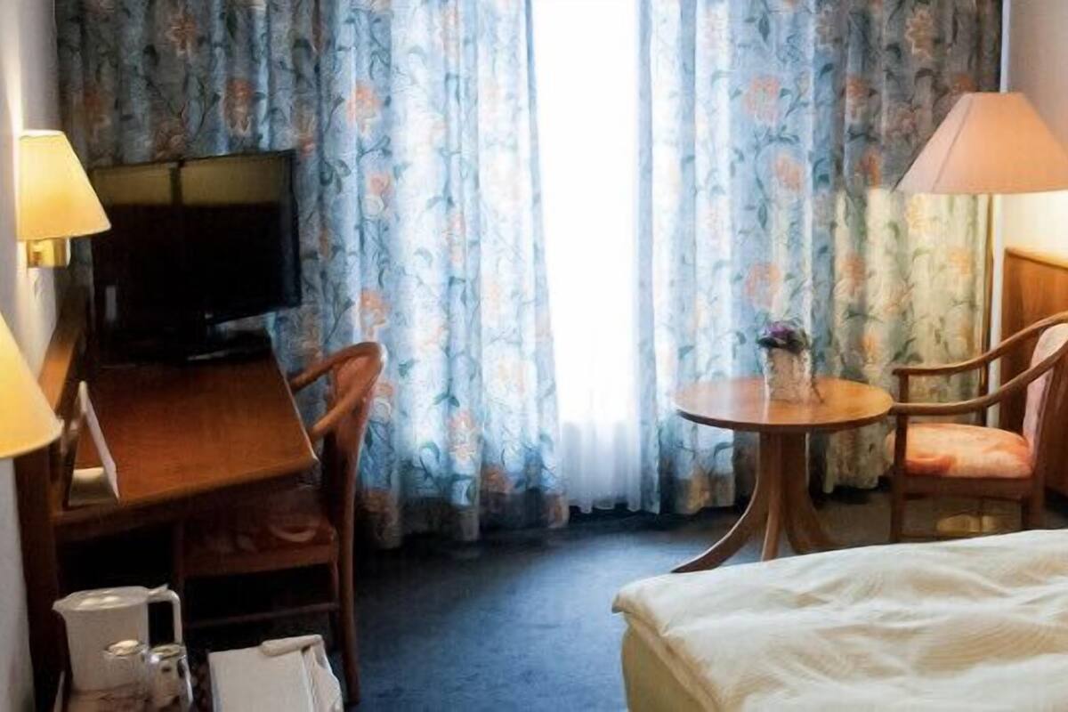 Desk, free WiFi, bed sheets