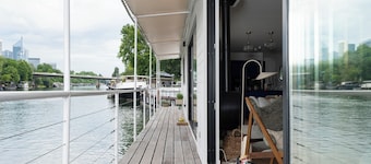 Luxury barge in Bagatelle park
