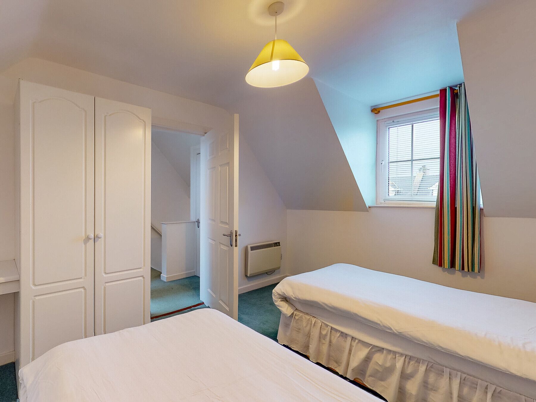 3 عدّة غرف نوم وملاءات أسرّة