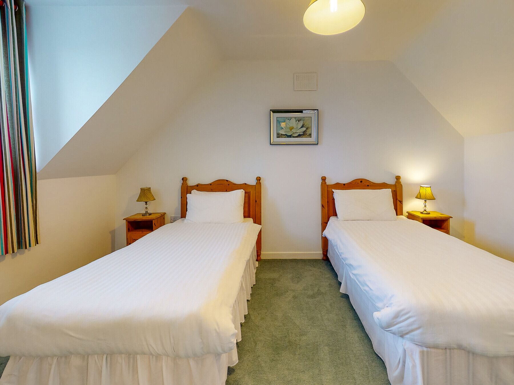 3 عدّة غرف نوم وملاءات أسرّة