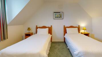 3 عدّة غرف نوم وملاءات أسرّة