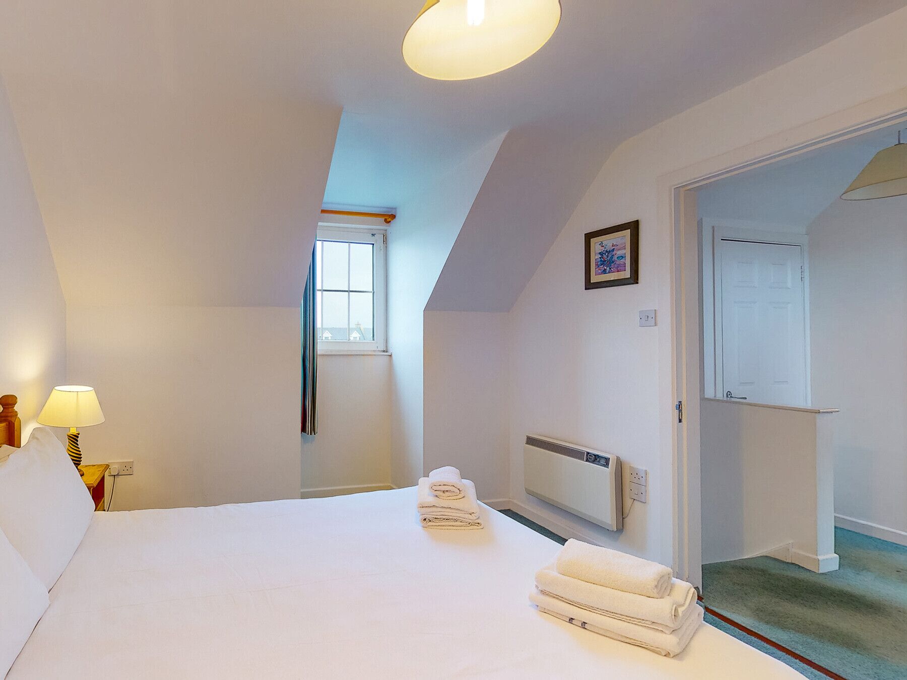 3 bedrooms, bed sheets