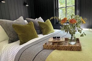 1 quarto, Wi-Fi de cortesia, roupa de cama