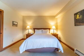1 bedroom, desk, free WiFi, bed sheets