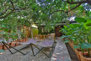 Bungalou | Roba de llit d'alta qualitat, minibar i escriptori 