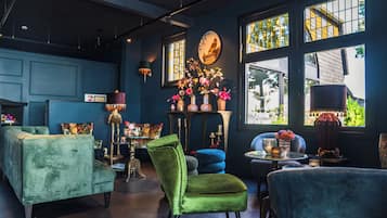 Bar lounge