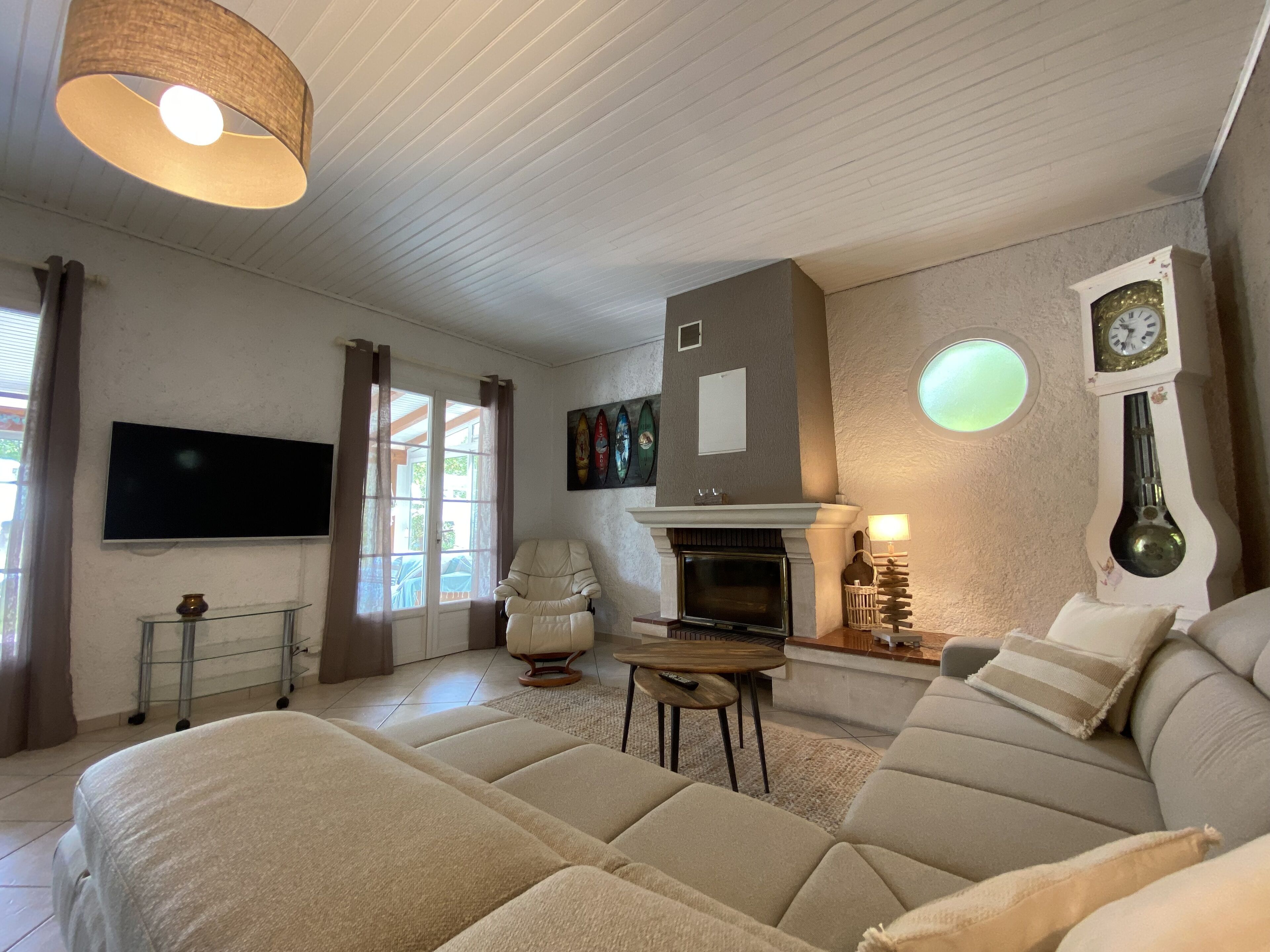 Spacious Villa 5 minutes from the beach and shops