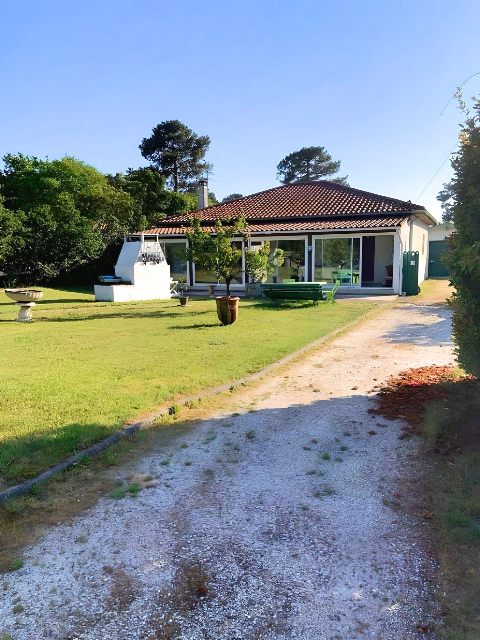 Spacious Villa 5 minutes from the beach and shops