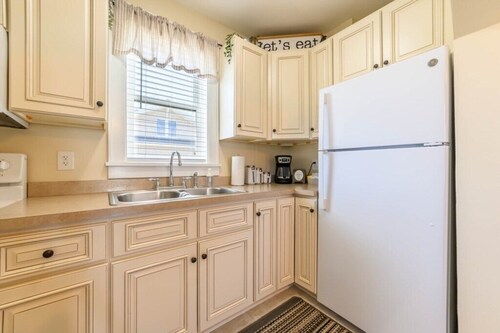 Full Kitchen|Location|Family Friendly