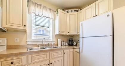 Full Kitchen|Location|Family Friendly