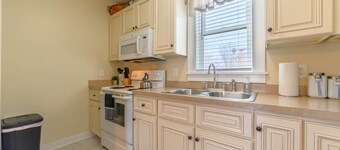 Full Kitchen|Location|Family Friendly