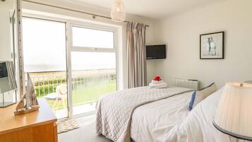 2 habitaciones, decoración personalizada y muebles diferentes